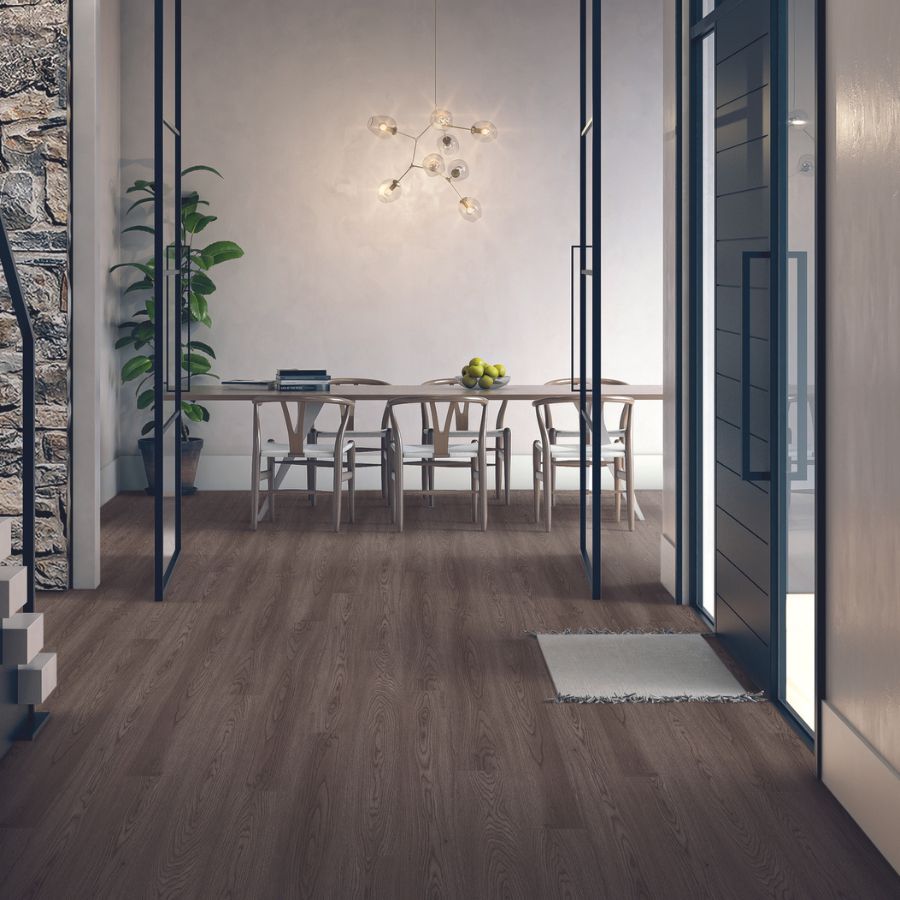 Laminate floors in a dining room